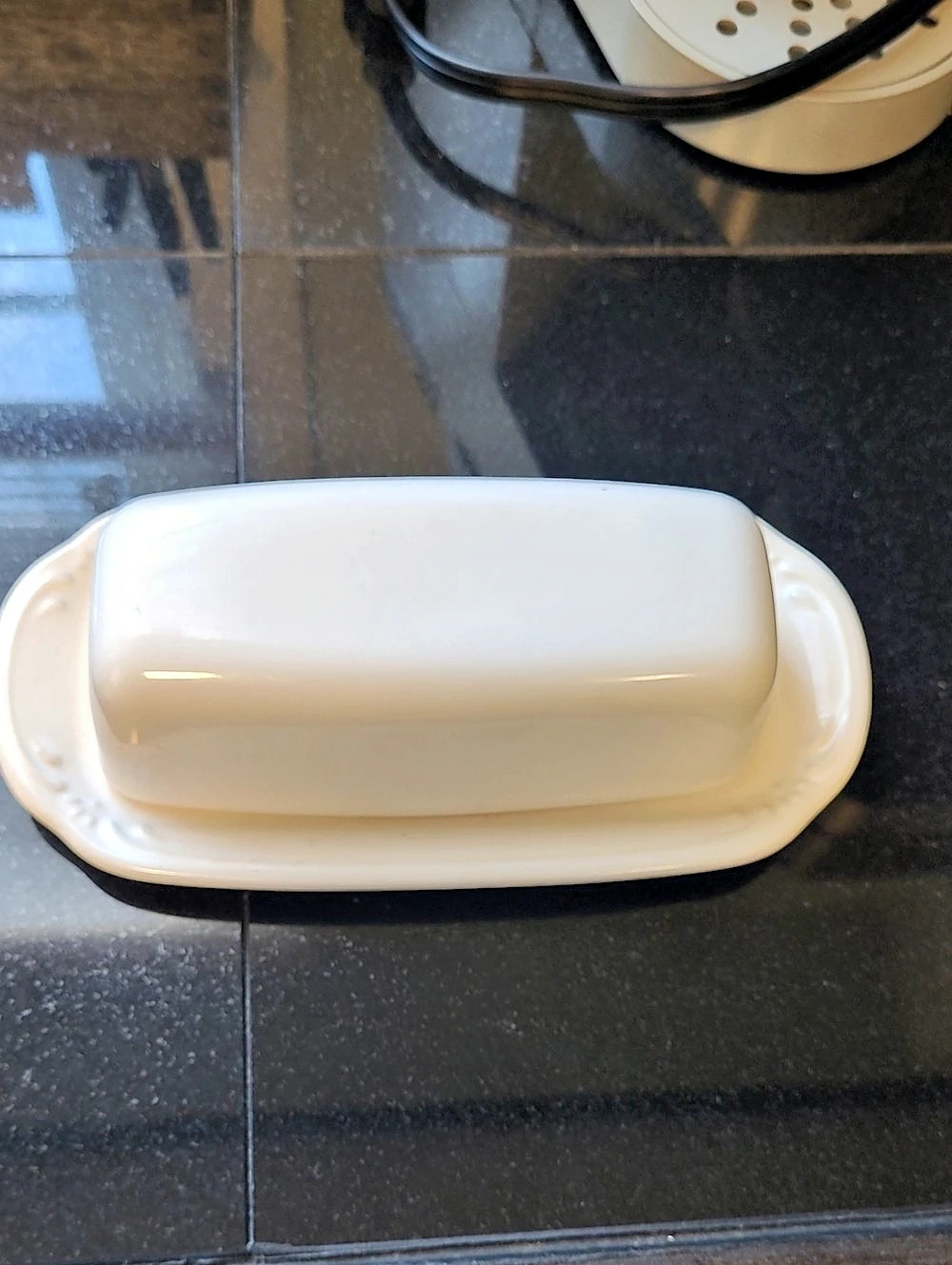 Pfaltzgraff Filigree White Covered Butter Dish Ceramic Butter Dish with Lid in